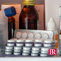 Six-Steps-to-Help-Aging-Parents-on-National-Clean-Out-Your-Medicine-Cabinet-Day Six-Steps-to-Help-Aging-Parents-on-National-Clean-Out-Your-Medicine-Cabinet-Day